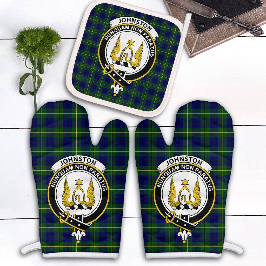 Johnston Modern Tartan Crest Oven Mitt And Pot Holder (2 Oven Mitts + 1 Pot Holder)