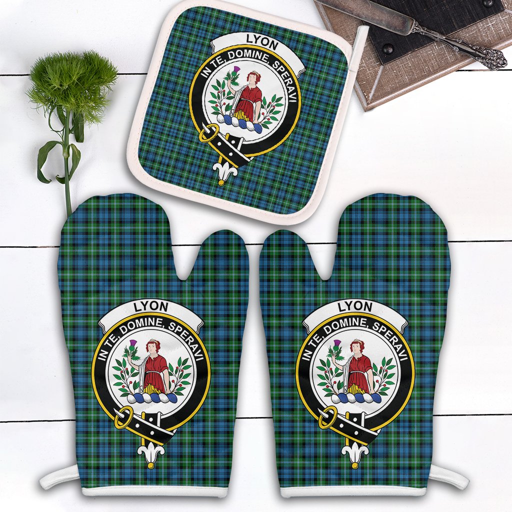 Lyon Tartan Crest Oven Mitt And Pot Holder (2 Oven Mitts + 1 Pot Holder)