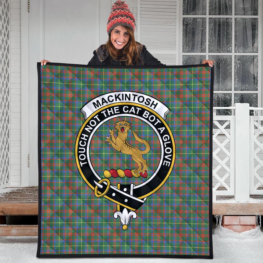 MacKintosh Hunting Ancient Tartan Crest Quilt