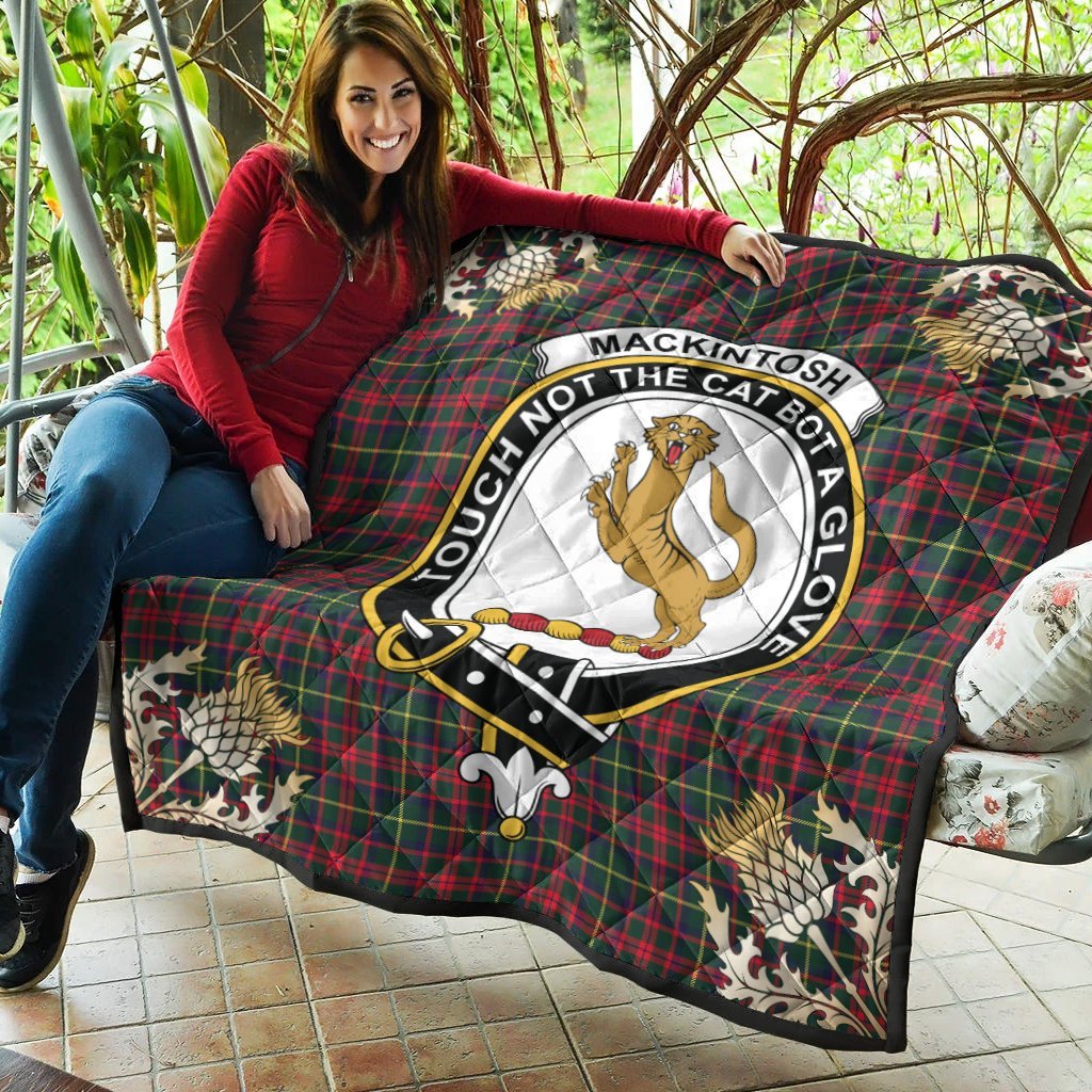 MacKintosh Hunting Modern Tartan Crest Premium Quilt - Gold Thistle Style