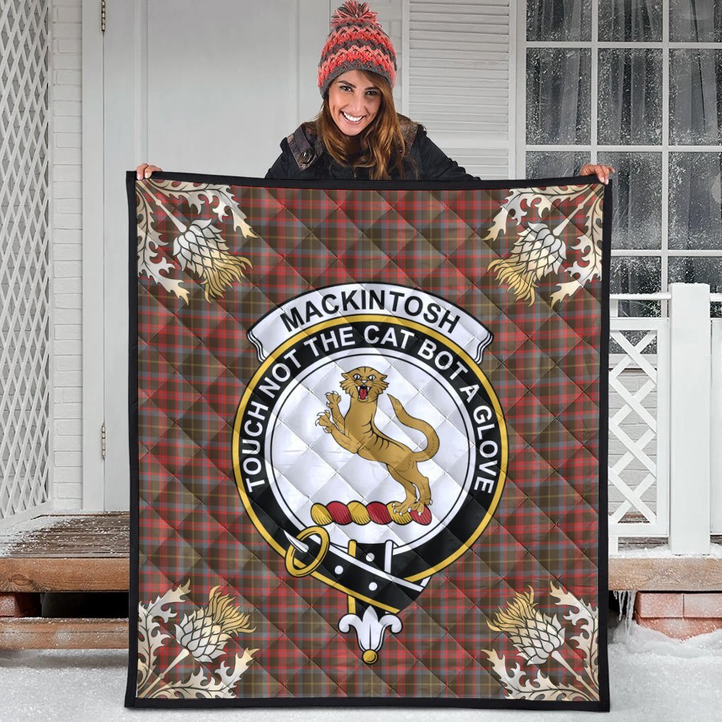 MacKintosh Hunting Weathered Tartan Crest Premium Quilt - Gold Thistle Style