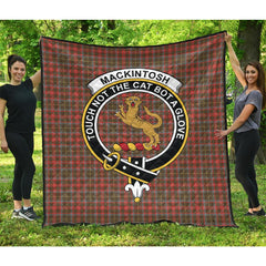 MacKintosh Hunting Weathered Tartan Crest Quilt