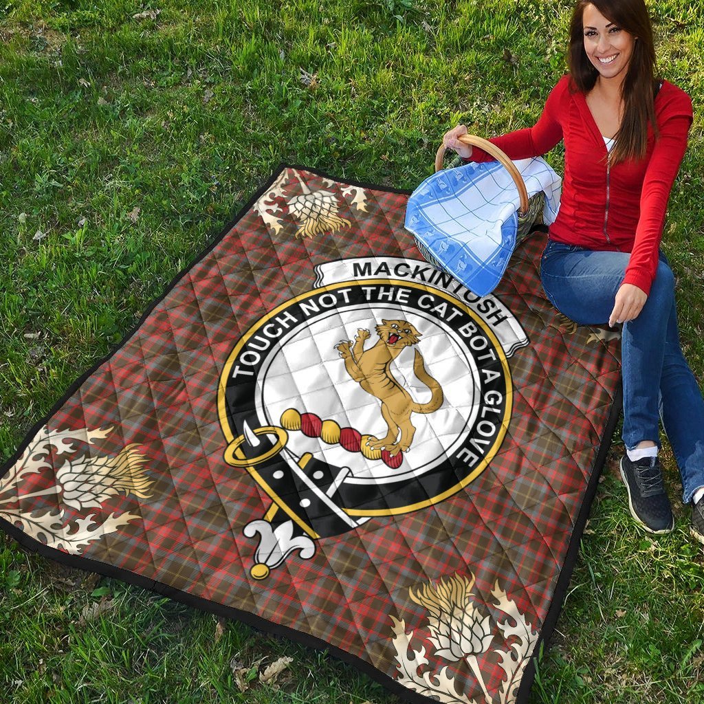 MacKintosh Hunting Weathered Tartan Crest Premium Quilt - Gold Thistle Style