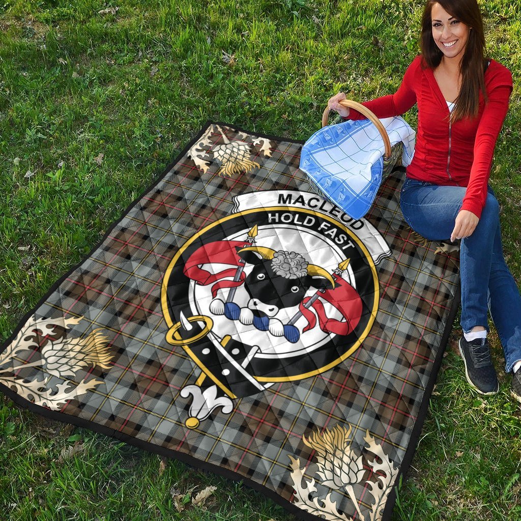 MacLeod of Harris Weathered Tartan Crest Premium Quilt - Gold Thistle Style