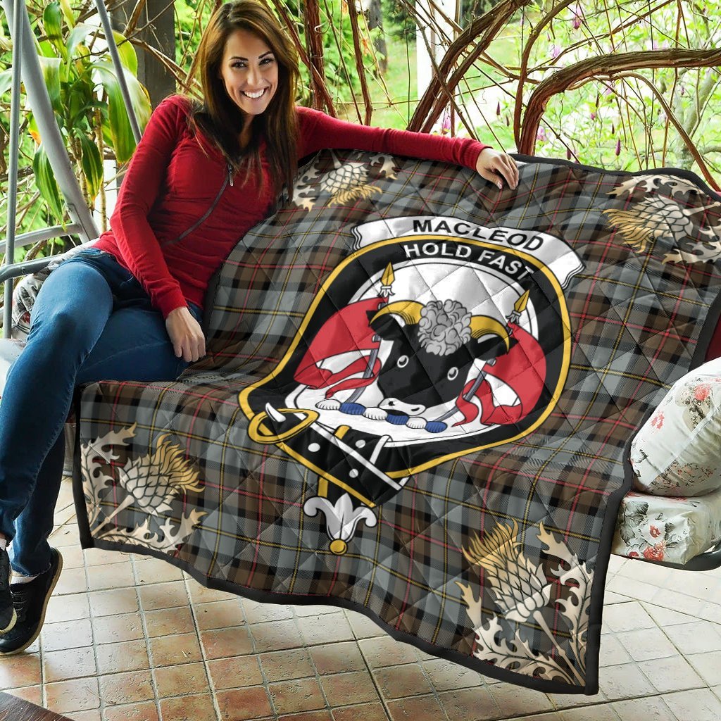 MacLeod of Harris Weathered Tartan Crest Premium Quilt - Gold Thistle Style