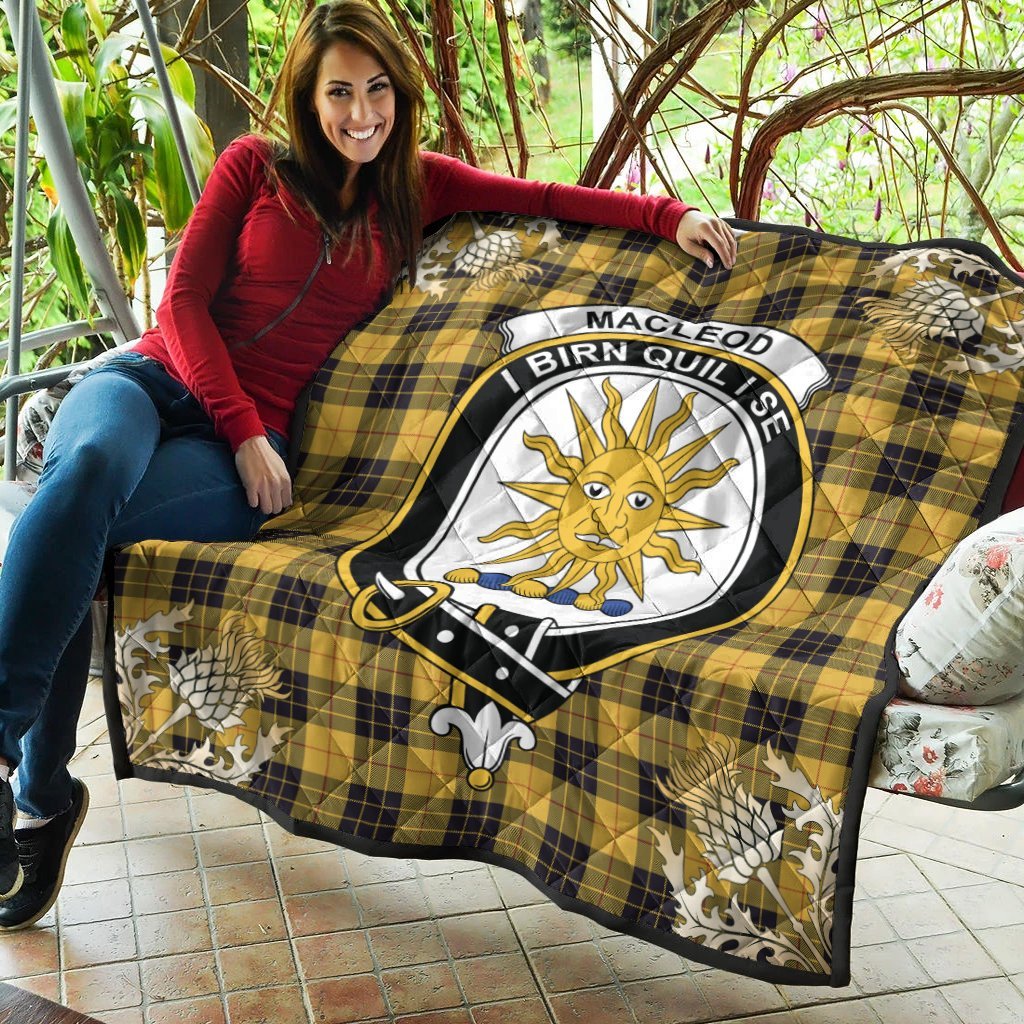 MacLeod of Lewis Ancient Tartan Crest Premium Quilt - Gold Thistle Style