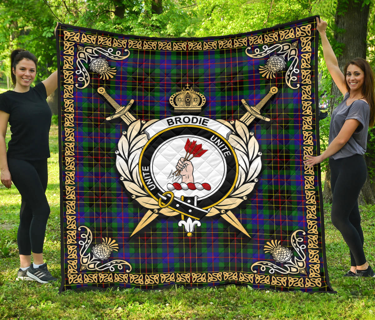 Brodie Hunting Modern Tartan Crest Premium Quilt - Celtic Thistle Style