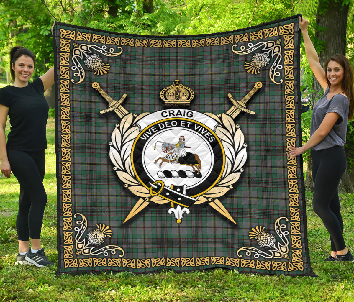 Craig Tartan Crest Premium Quilt - Celtic Thistle Style