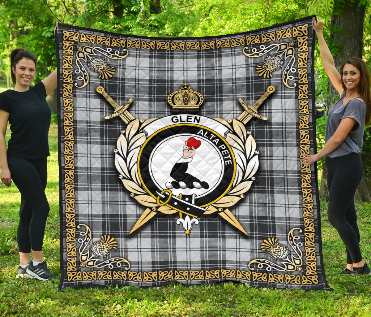 Glen Tartan Crest Premium Quilt - Celtic Thistle Style
