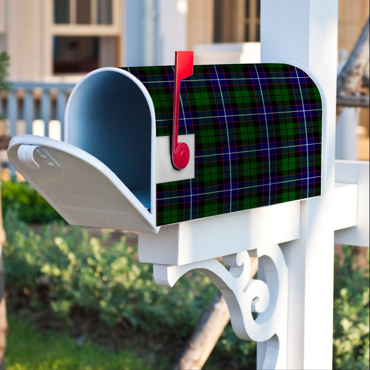 Russell Modern Tartan Crest Mailbox