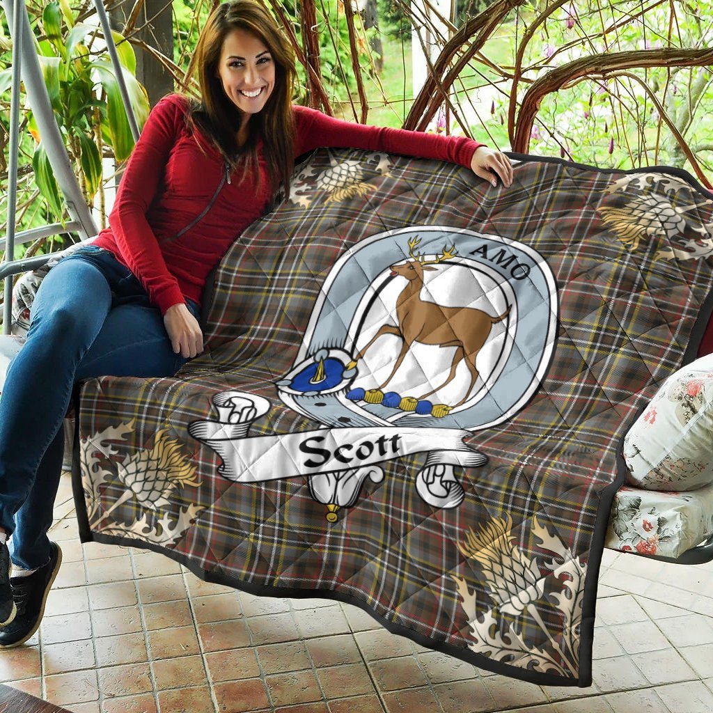 Scott Green Weathered Tartan Crest Premium Quilt - Gold Thistle Style