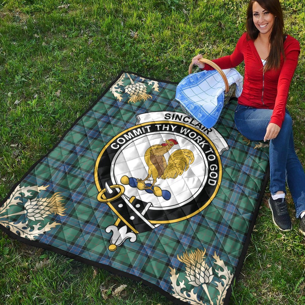 Sinclair Hunting Ancient Tartan Crest Premium Quilt - Gold Thistle Style