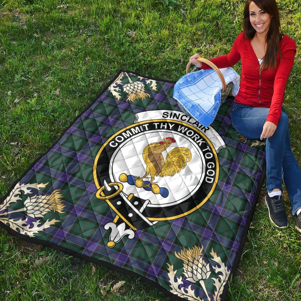 Sinclair Hunting Modern Tartan Crest Premium Quilt - Gold Thistle Style