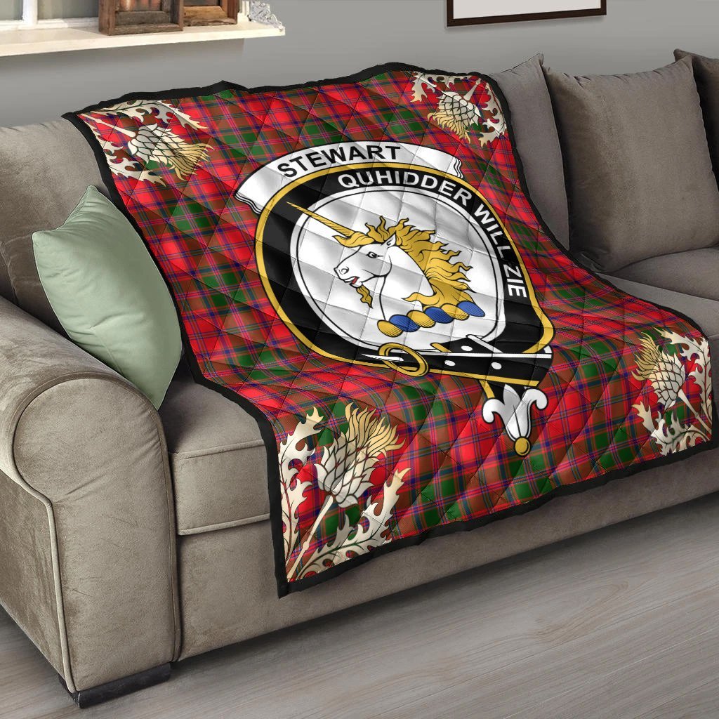 Stewart of Appin Modern Tartan Crest Premium Quilt - Gold Thistle Style