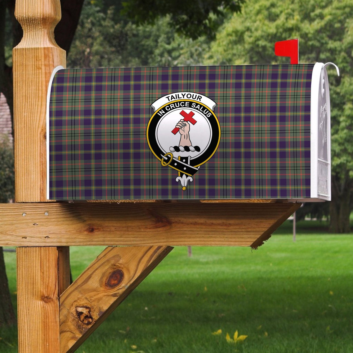 Tailyour Weathered Tartan Crest Mailbox