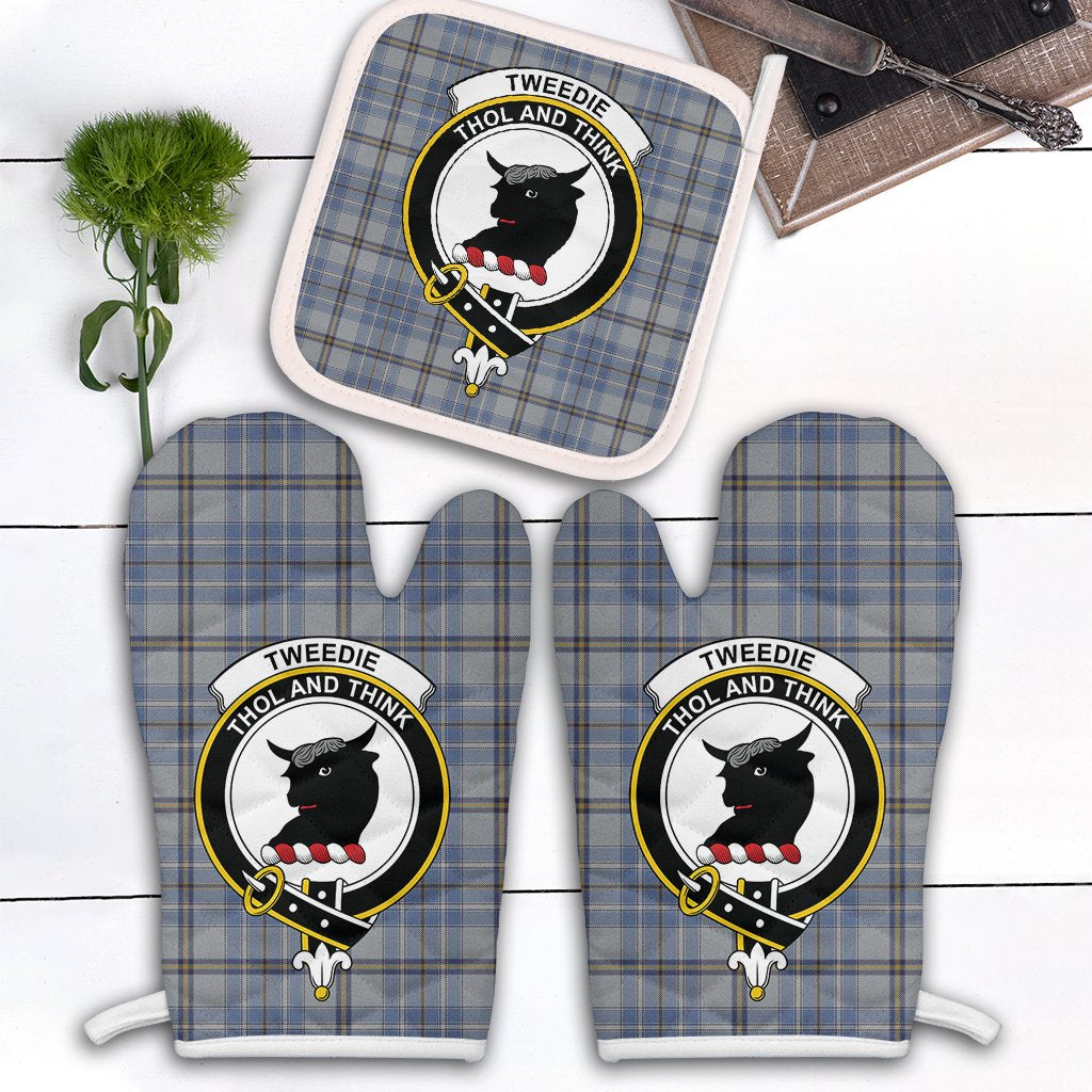 Tweedie Tartan Crest Oven Mitt And Pot Holder (2 Oven Mitts + 1 Pot Holder)