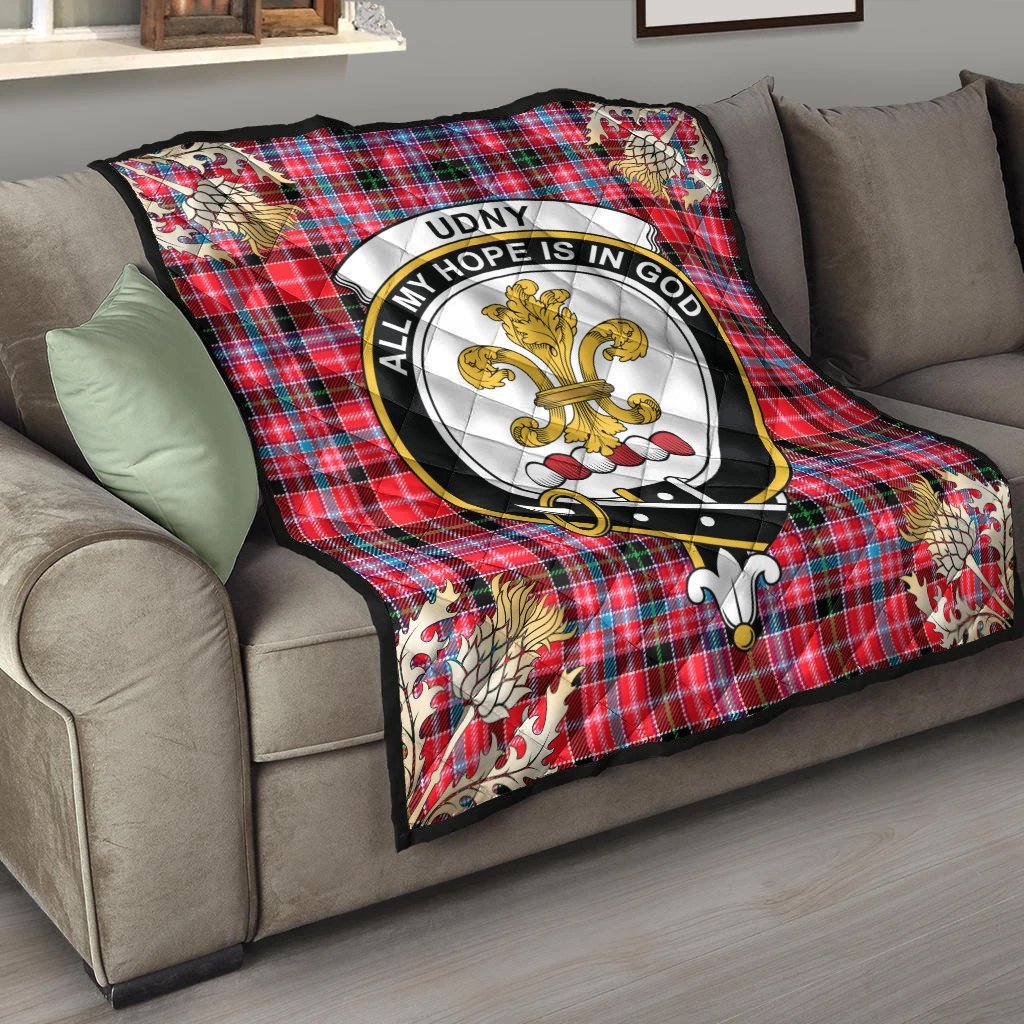 Udny Tartan Crest Premium Quilt - Gold Thistle Style