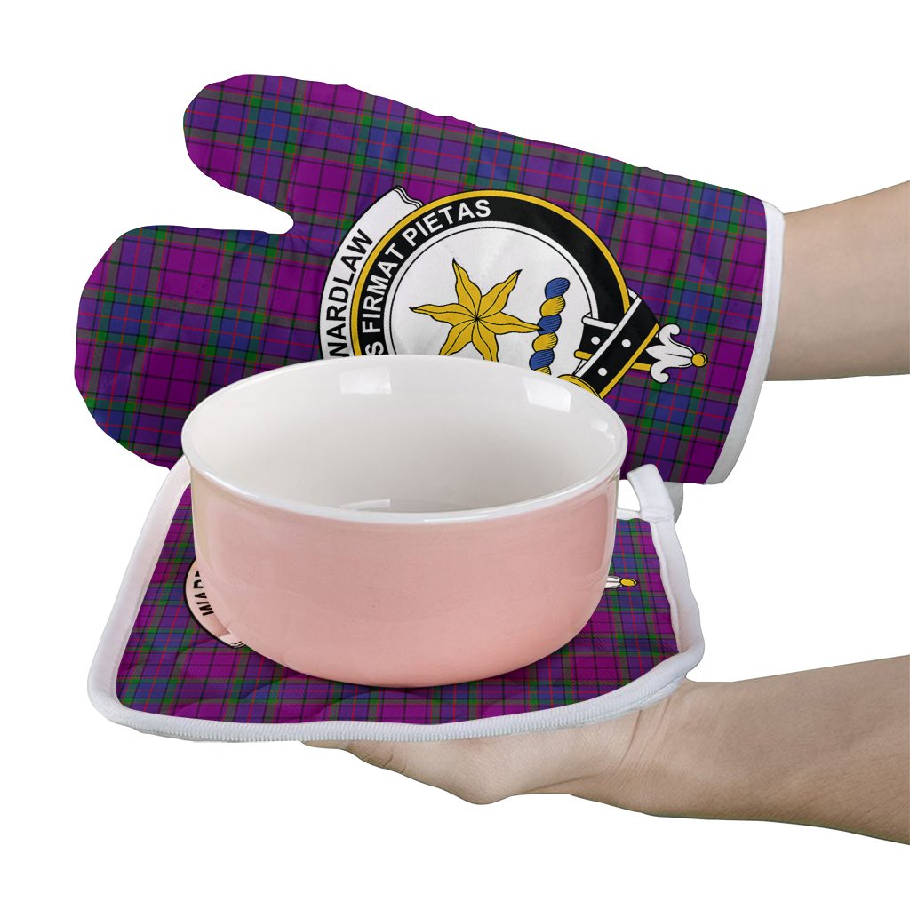 Wardlaw Modern Tartan Crest Oven Mitt And Pot Holder (2 Oven Mitts + 1 Pot Holder)