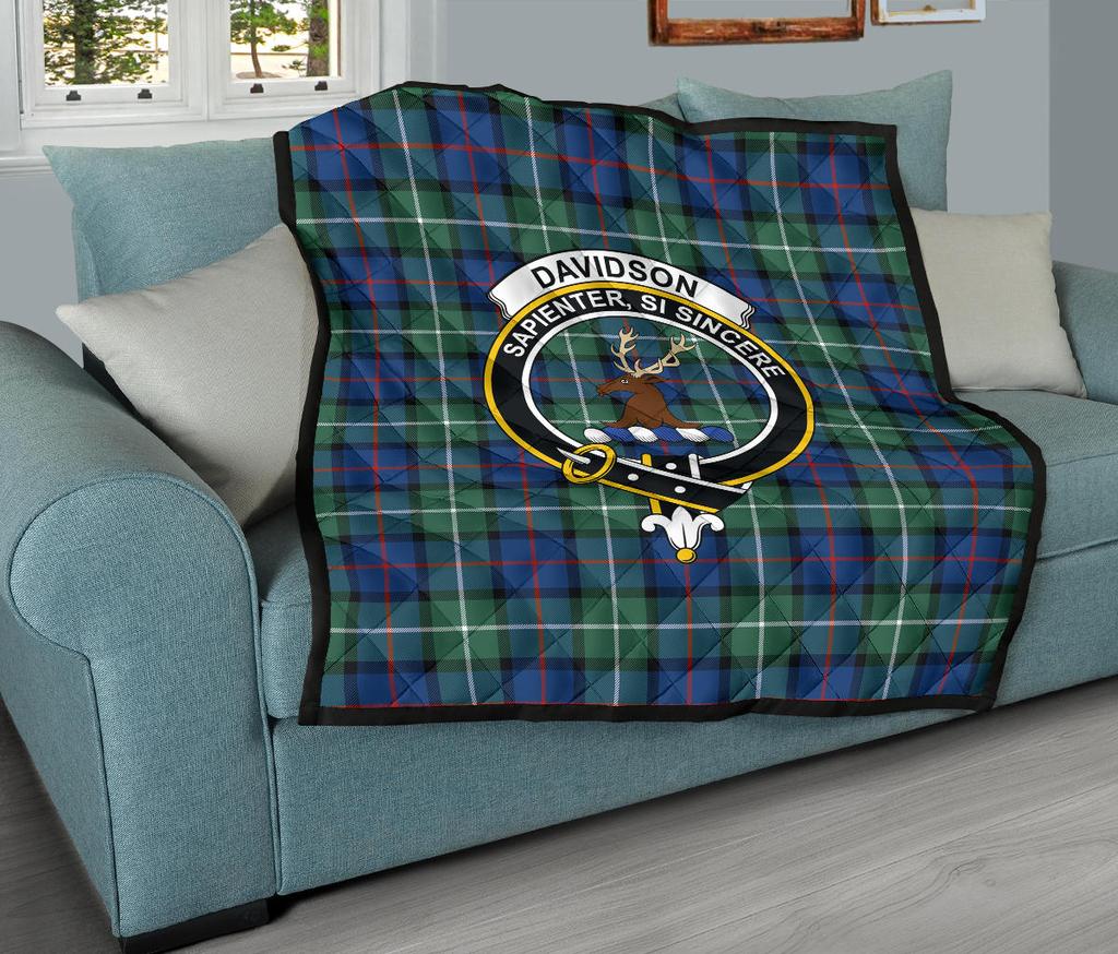 Davidson of Tulloch Tartan Crest Quilt