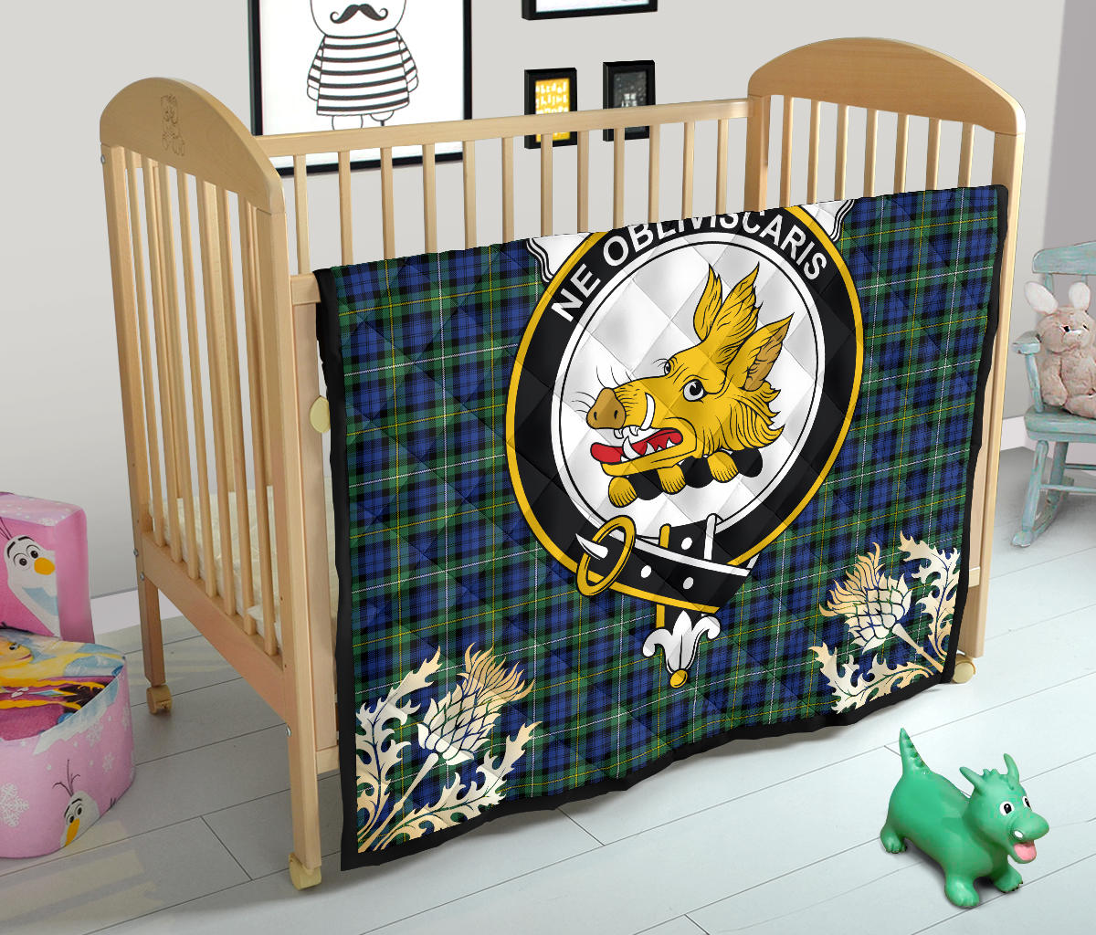 Campbell Argyll Ancient Tartan Crest Premium Quilt - Gold Thistle Style - SP