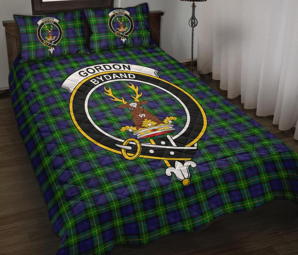 Gordon Modern Tartan Crest Quilt Bed Set