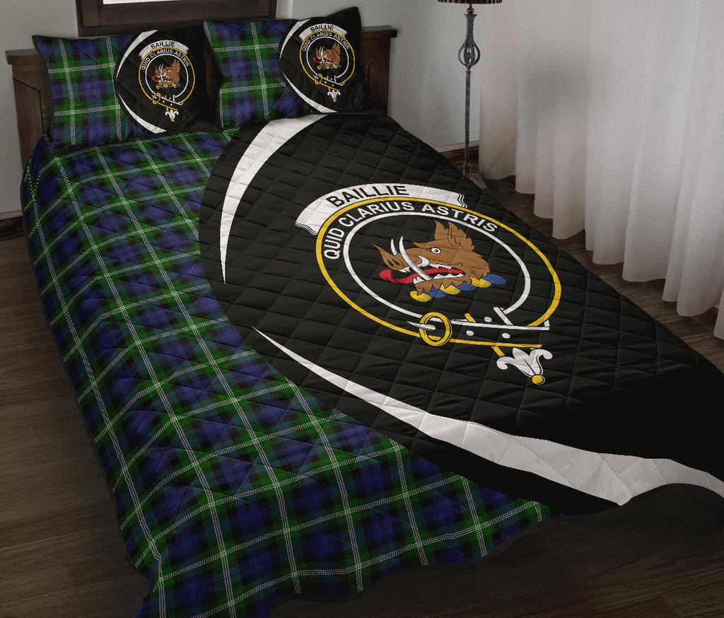 Baillie Modern Tartan Crest Circle Style Quilt Bed Set