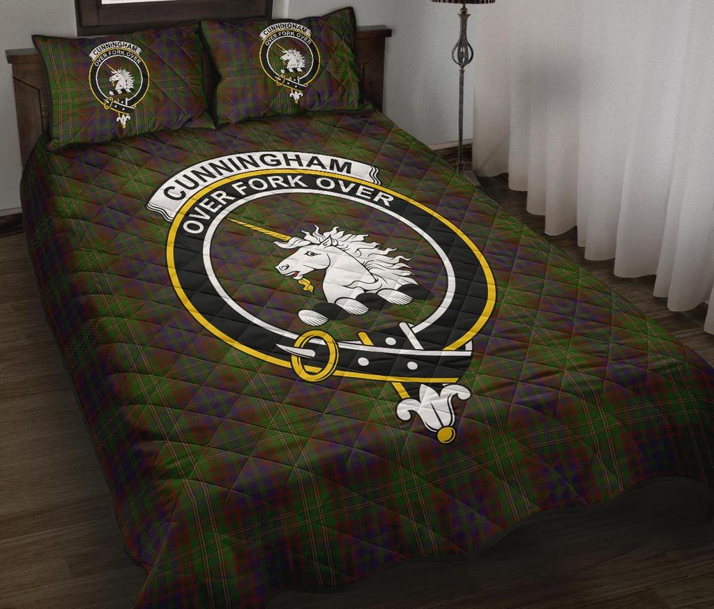 Cunningham Hunting Modern Tartan Crest Quilt Bed Set