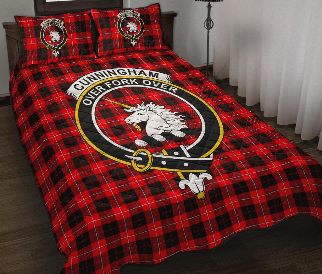 Cunningham Modern Tartan Crest Quilt Bed Set