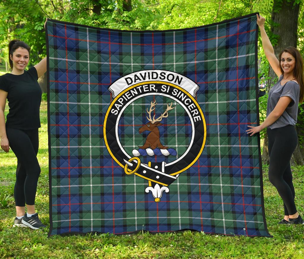 Davidson of Tulloch Tartan Crest Quilt