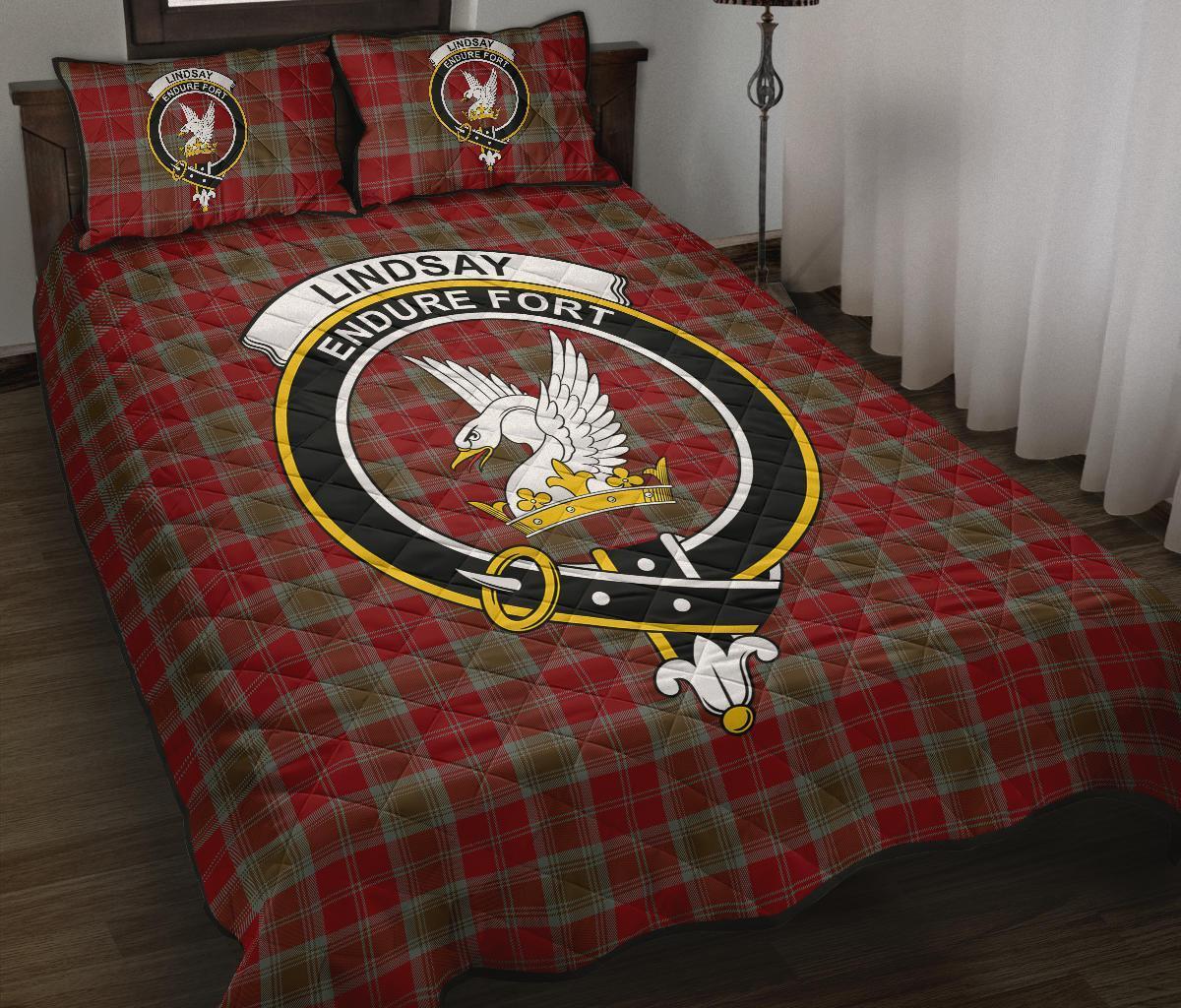 Lindsay Weathered Tartan Crest Quilt Bed Set