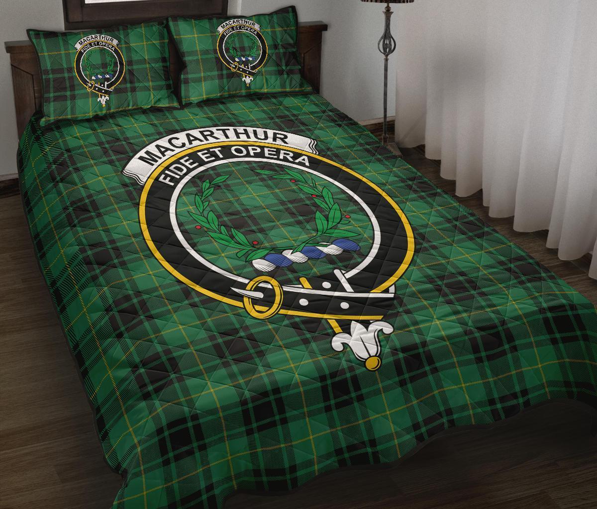 MacArthur Ancient Tartan Crest Quilt Bed Set