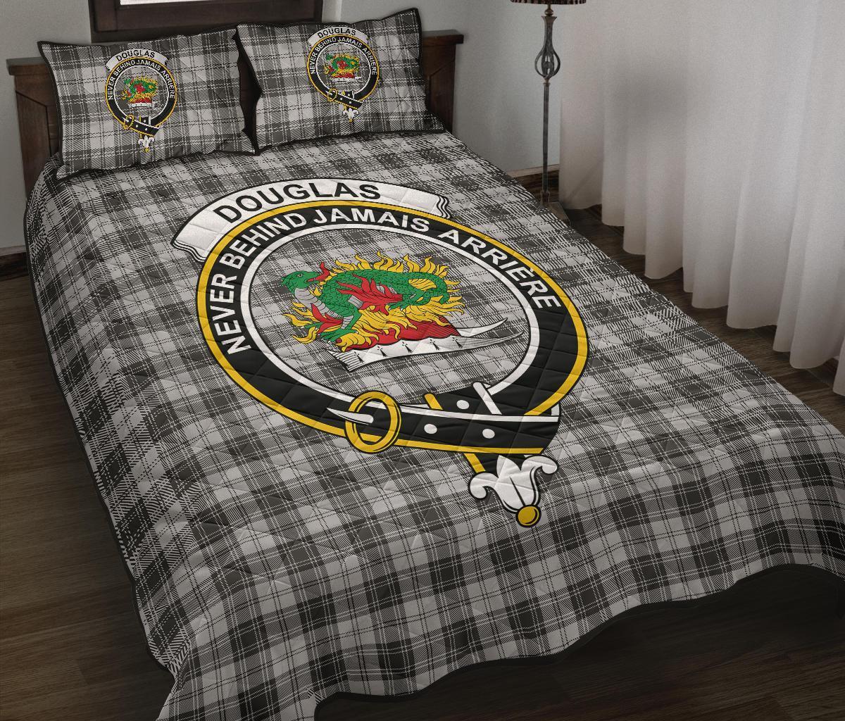 Douglas Grey Modern Tartan Crest Quilt Bed Set