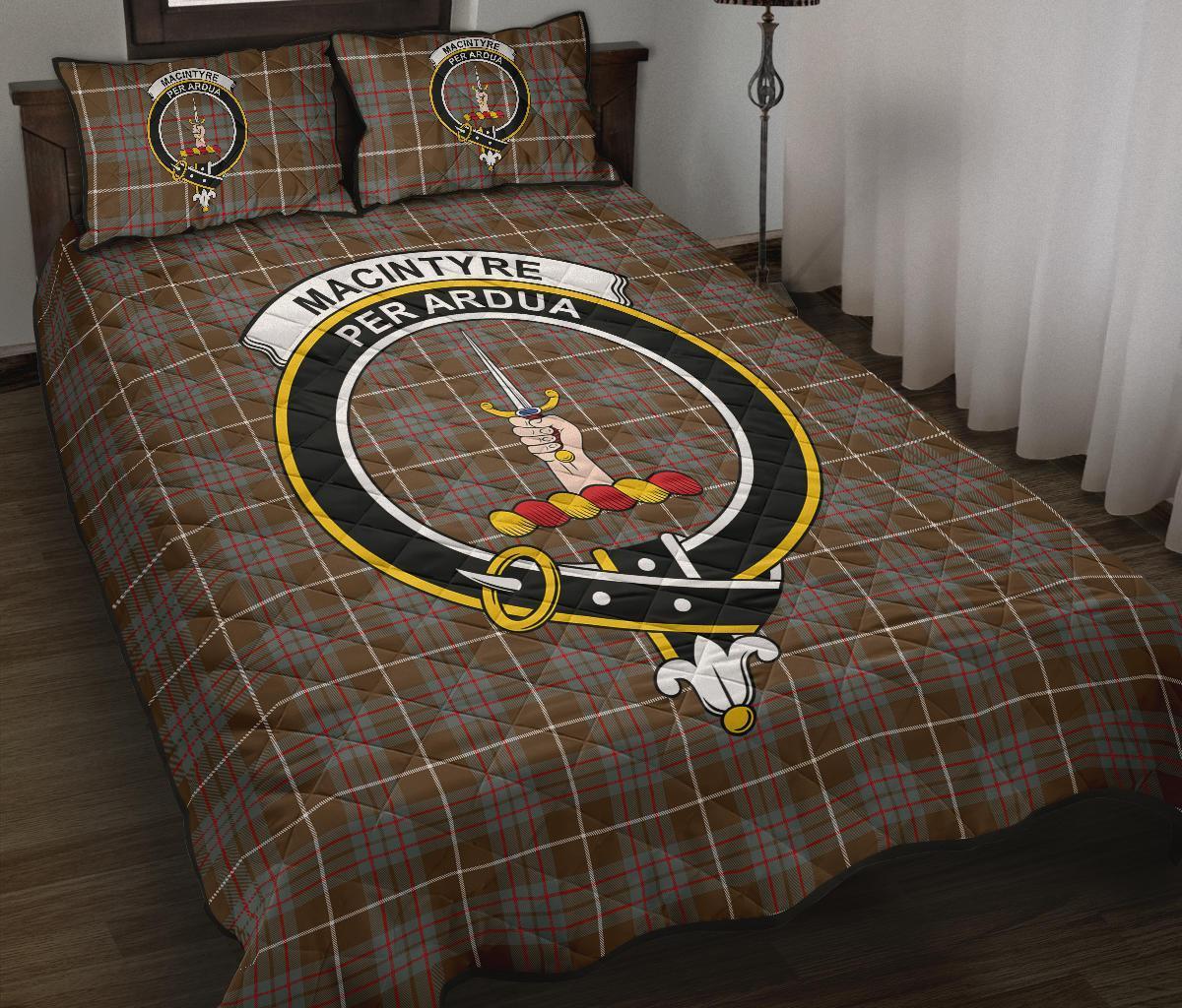 MacIntyre Hunting Weathered Tartan Crest Quilt Bed Set