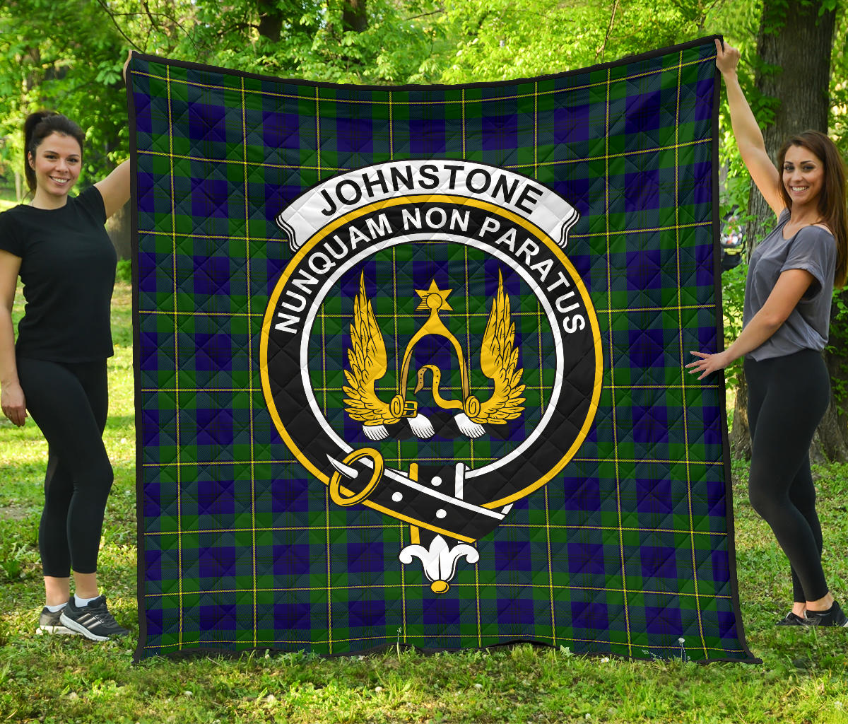 Johnstone Modern Tartan Crest Quilt - SP