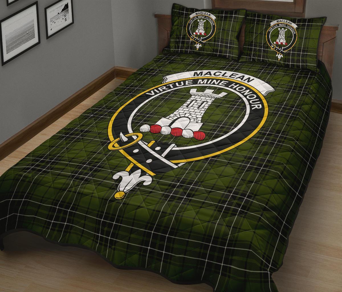 MacLean Hunting Tartan Crest Quilt Bed Set