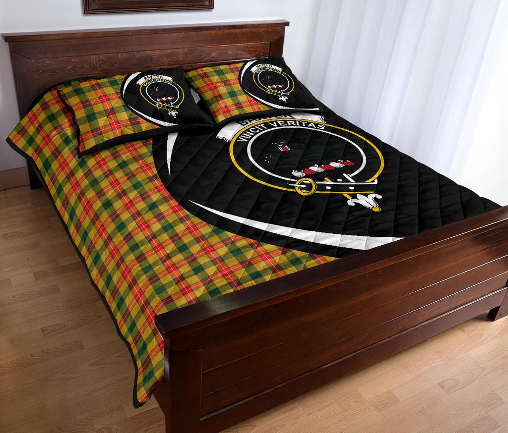 Baxter Modern Tartan Crest Circle Style Quilt Bed Set