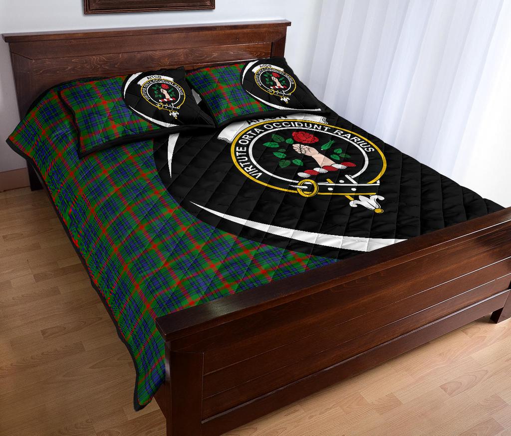 Aiton Tartan Crest Circle Style Quilt Bed Set