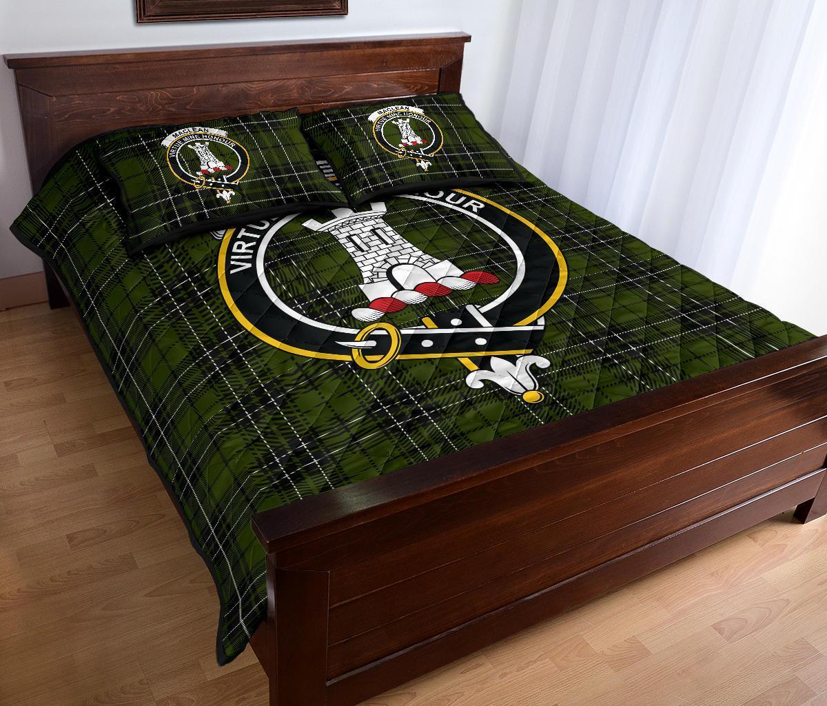 MacLean Hunting Tartan Crest Quilt Bed Set