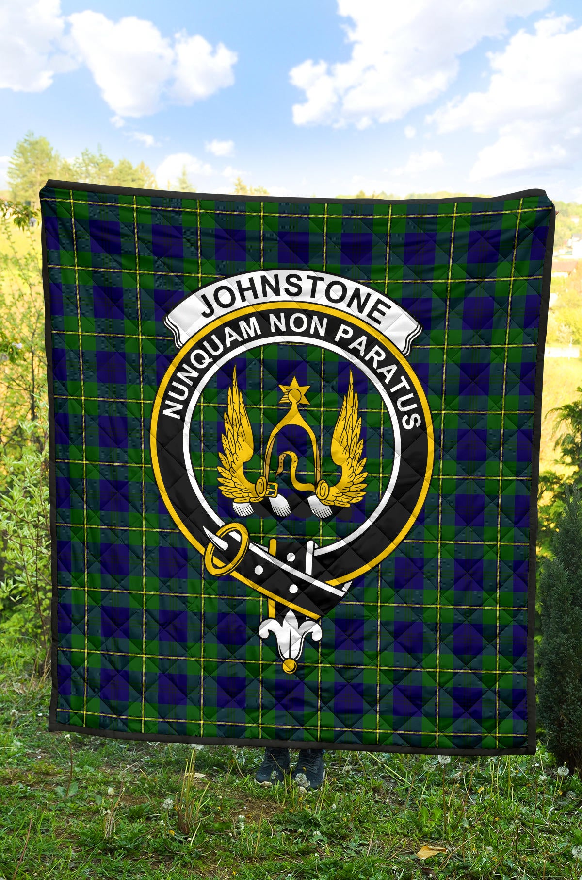 Johnstone Modern Tartan Crest Quilt - SP