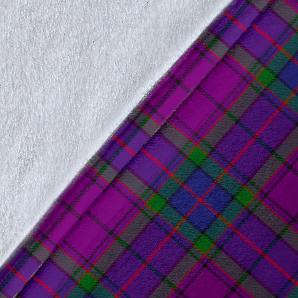 Wardlaw Modern Tartan Crest Blanket Wave Style