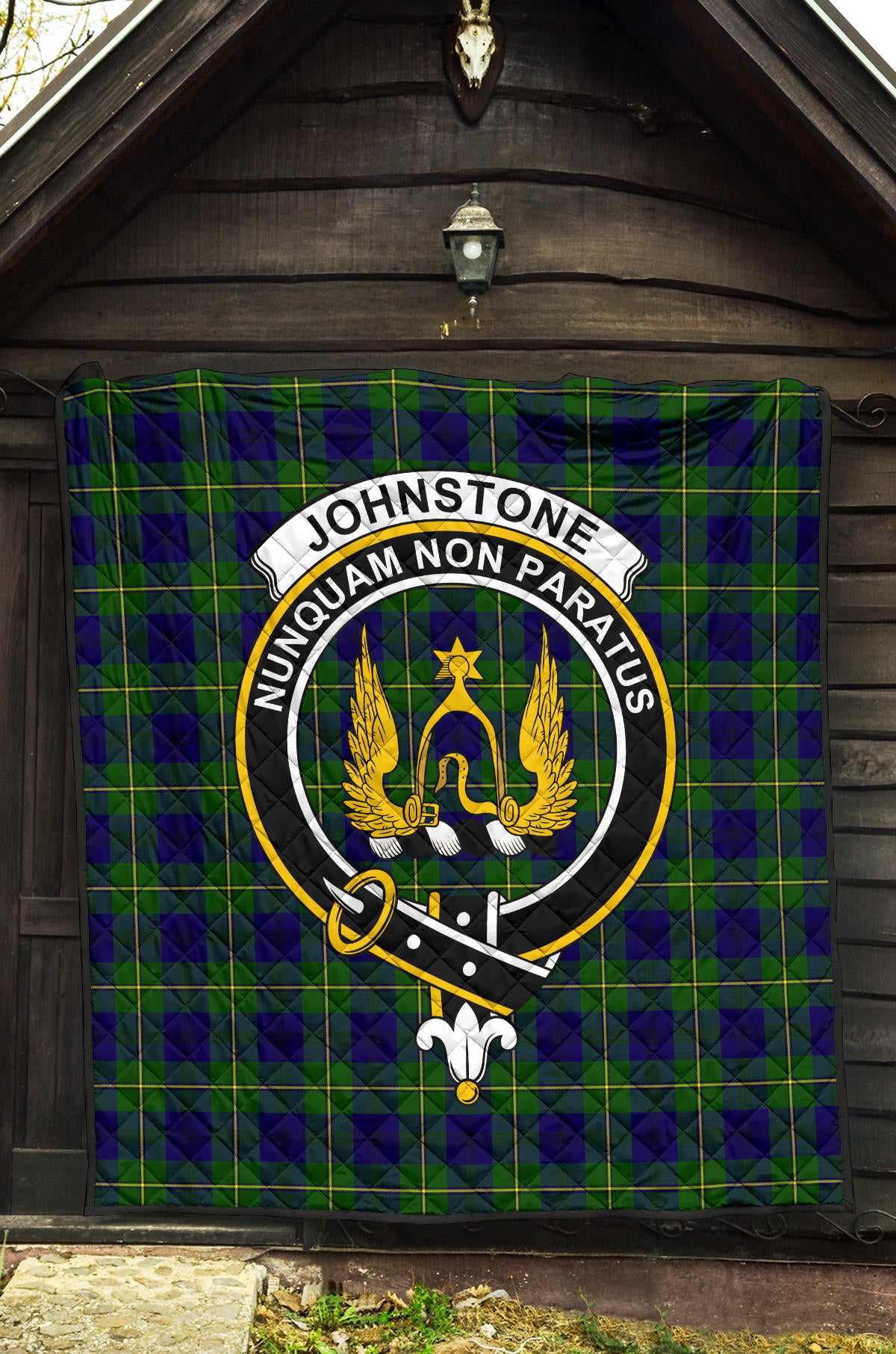 Johnstone Modern Tartan Crest Quilt - SP