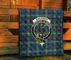 Davidson of Tulloch Tartan Crest Quilt