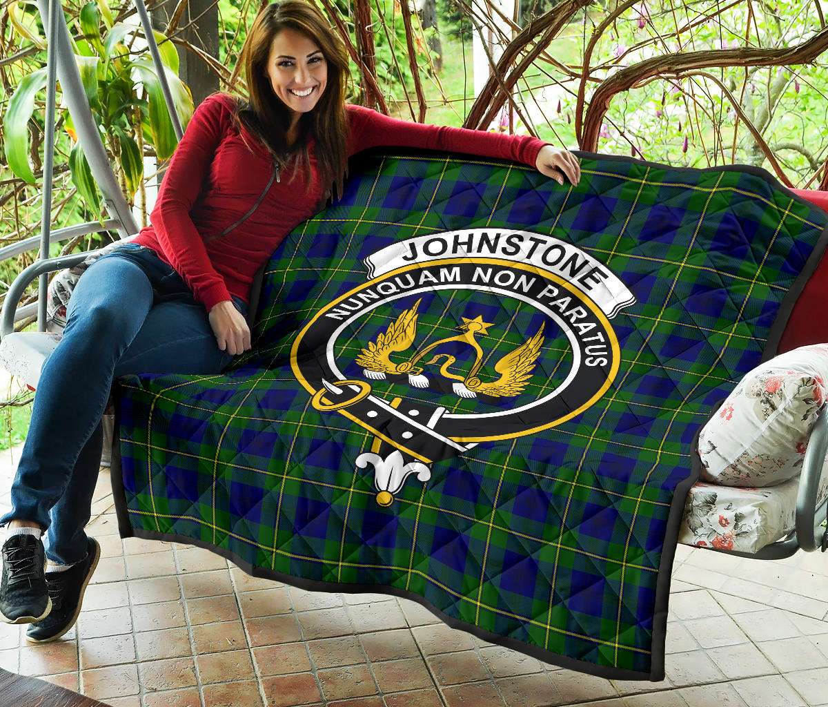 Johnstone Modern Tartan Crest Quilt - SP