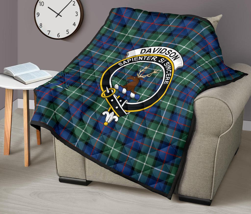 Davidson of Tulloch Tartan Crest Quilt